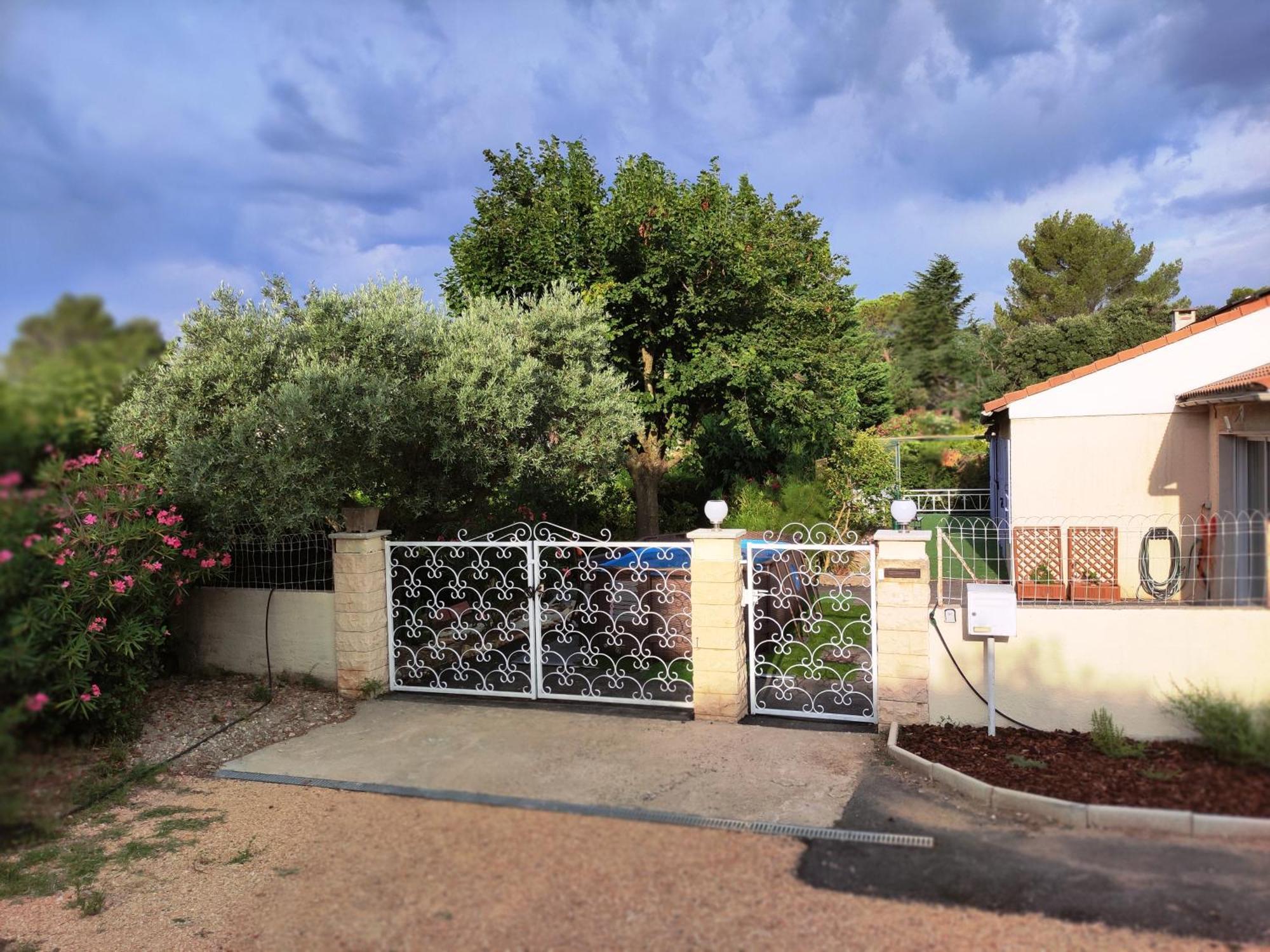 Villeneuve-lès-Avignon Le Jardin Des Rocailles - Villa 4 Chambres Climatisee Avec Piscine A Deux Pas D'Avignon מראה חיצוני תמונה