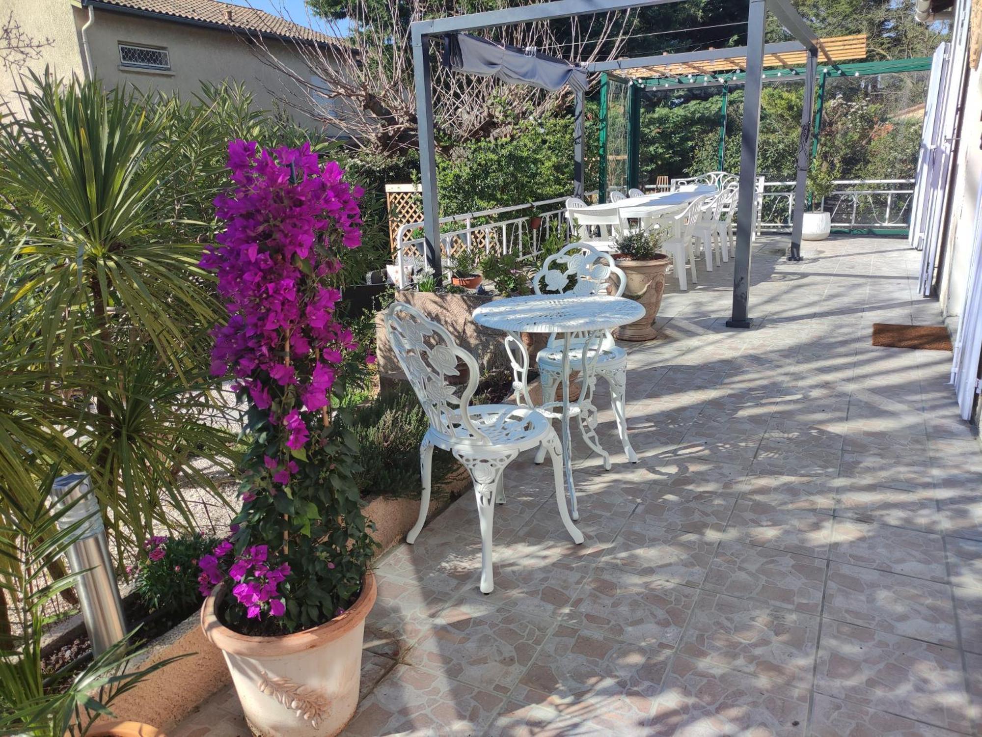 Villeneuve-lès-Avignon Le Jardin Des Rocailles - Villa 4 Chambres Climatisee Avec Piscine A Deux Pas D'Avignon מראה חיצוני תמונה