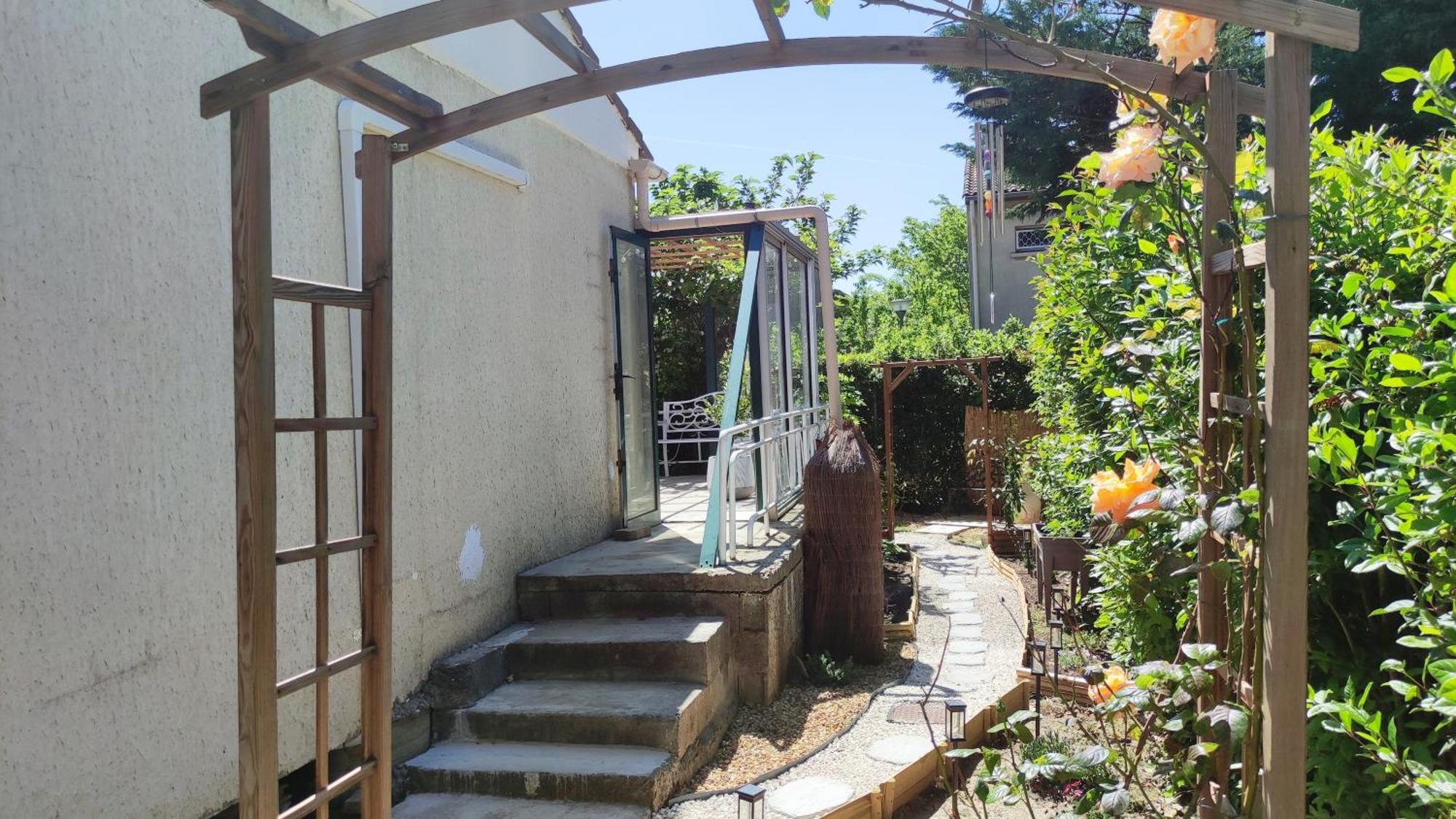 Villeneuve-lès-Avignon Le Jardin Des Rocailles - Villa 4 Chambres Climatisee Avec Piscine A Deux Pas D'Avignon מראה חיצוני תמונה