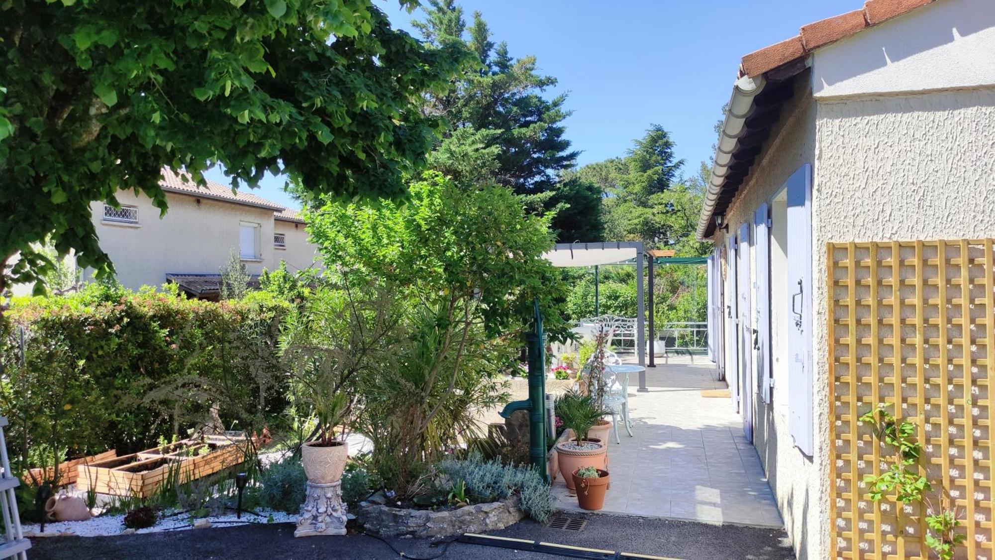Villeneuve-lès-Avignon Le Jardin Des Rocailles - Villa 4 Chambres Climatisee Avec Piscine A Deux Pas D'Avignon מראה חיצוני תמונה